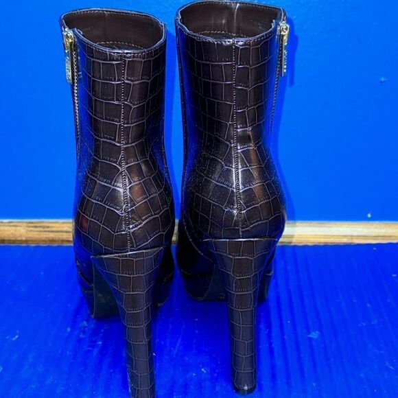 Size 9- Women’s Guess Platform Booties Brown Croc Gold Zipper NEW - Picture 7 of 8